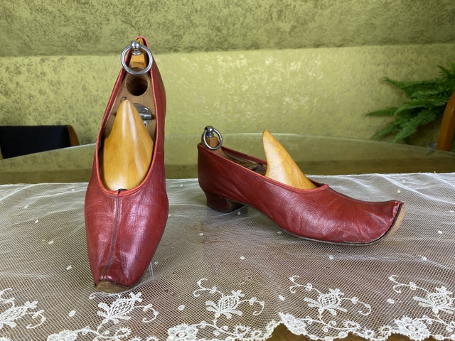 antike Schuhe orientalische Spitzen 1905