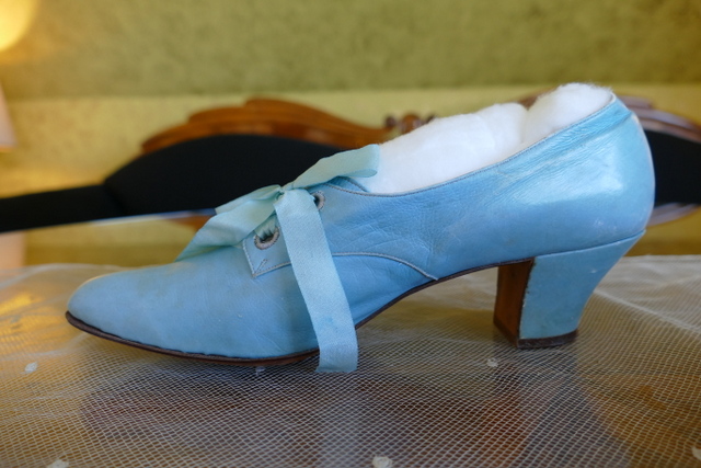 11 antike Schuhe 1905