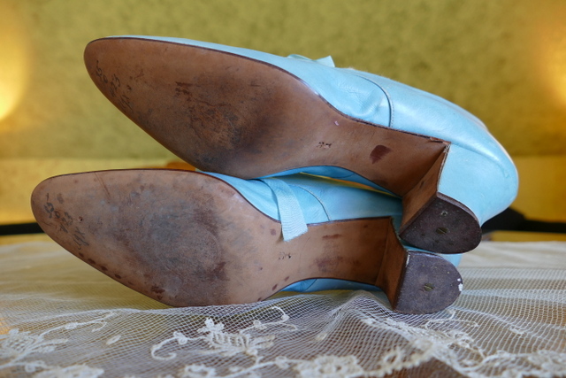 17 antike Schuhe 1905
