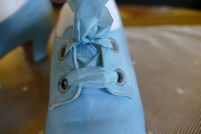 18 antike Schuhe 1905