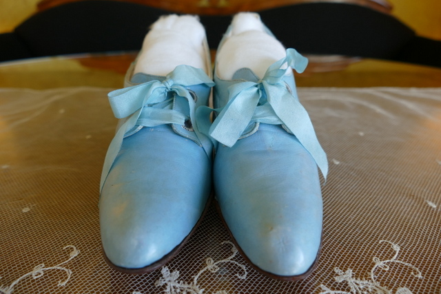 3 antike Schuhe 1905