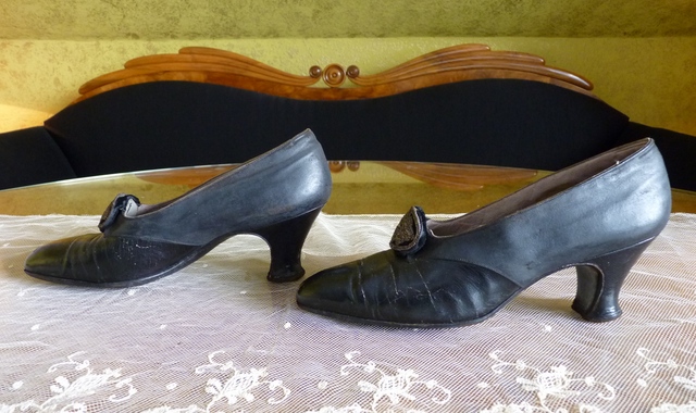 12 antique shoes Hellstern 1905