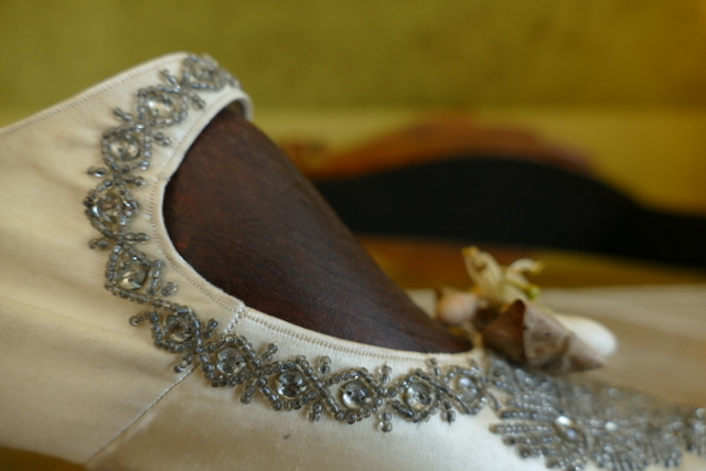12 antique wedding boots 1906