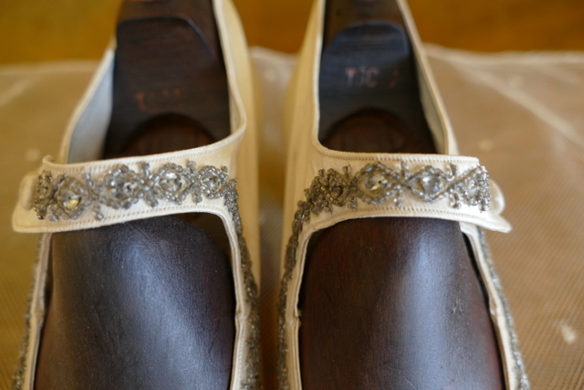 18 antique wedding boots 1906