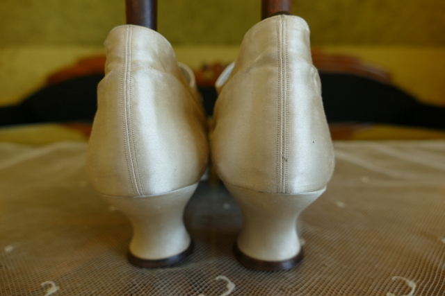 30 antique wedding boots 1906