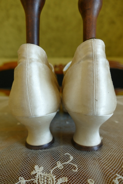 31 antique wedding boots 1906