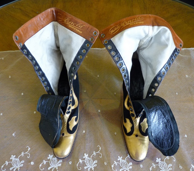 100 antique boots 1910