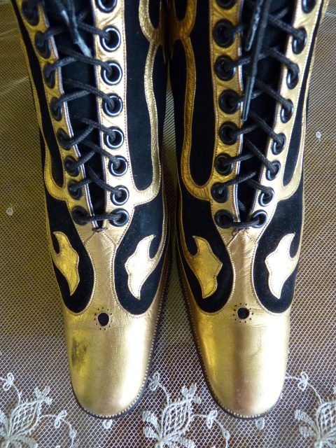 12 antique boots 1910