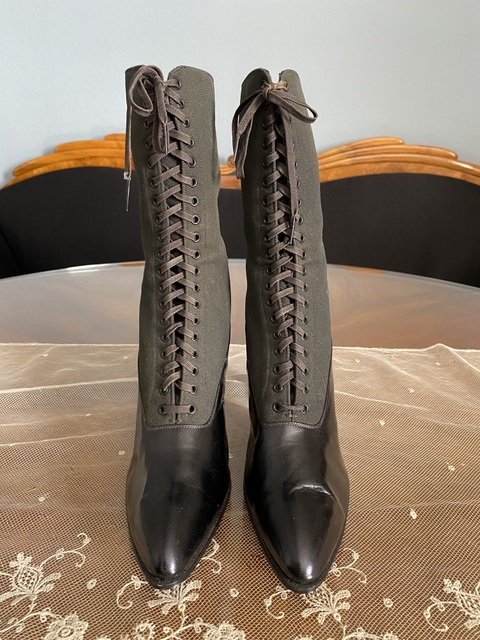 2 antique boots1915