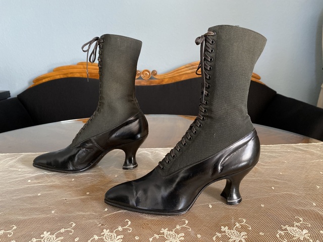 6 antique boots1915