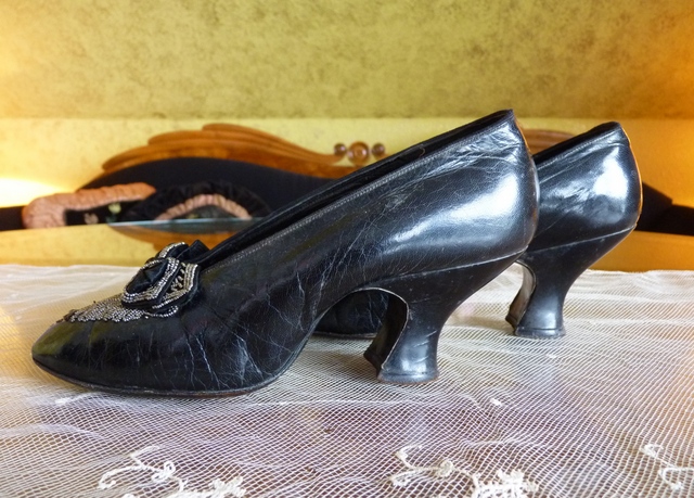 pumps 1904, shoes 1904, antique pumps, antique shoes, edwardian shoes, antique evening shoes, antieke schoenen, chaussurees ancienne