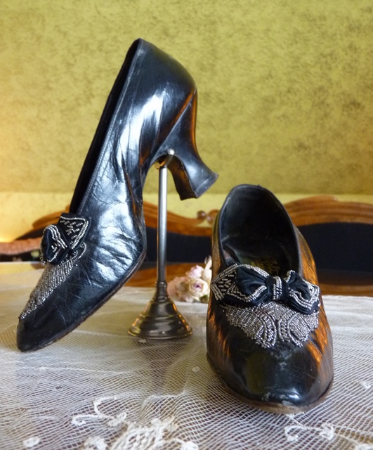 pumps 1904, shoes 1904, antique pumps, antique shoes, edwardian shoes, antique evening shoes, antieke schoenen, chaussurees ancienne