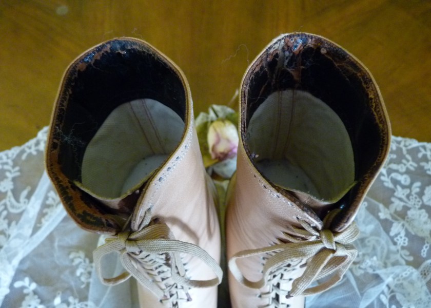 21 antike-schoenen