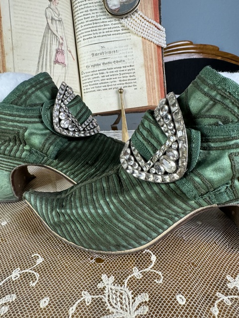 16 antique baroque shoes 1720