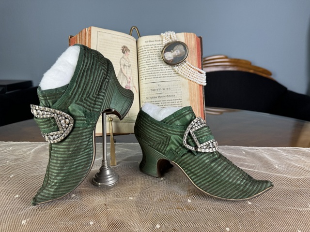 2 antique baroque shoes 1720
