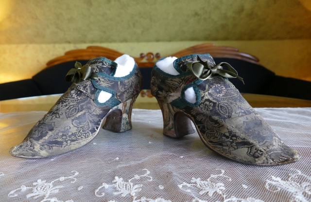 14 antique rococo shoes 1725