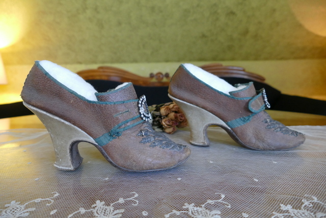 16 antique rococo shoes 1730