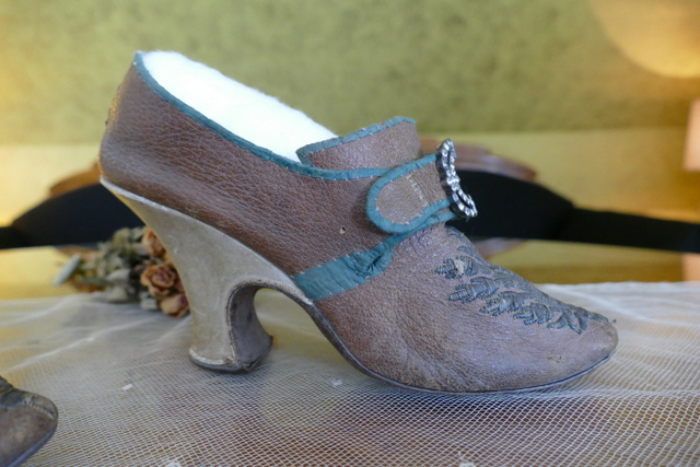 17 antique rococo shoes 1730