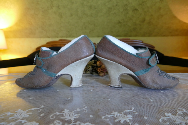 20 antique rococo shoes 1730