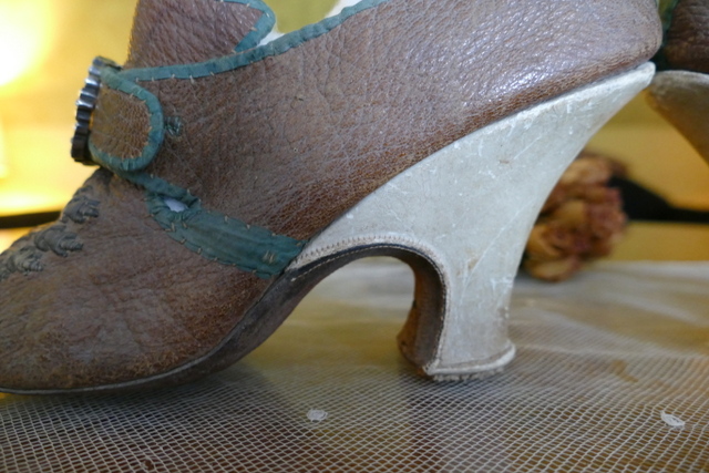 23 antique rococo shoes 1730