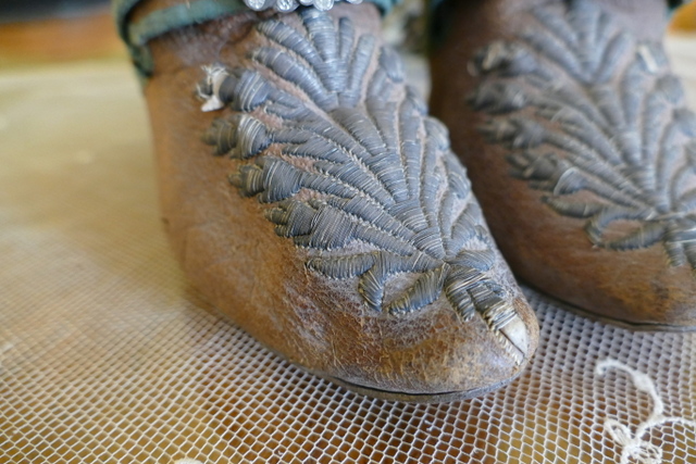 9 antique rococo shoes 1730