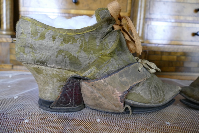 29 antique baroque shoes 1730