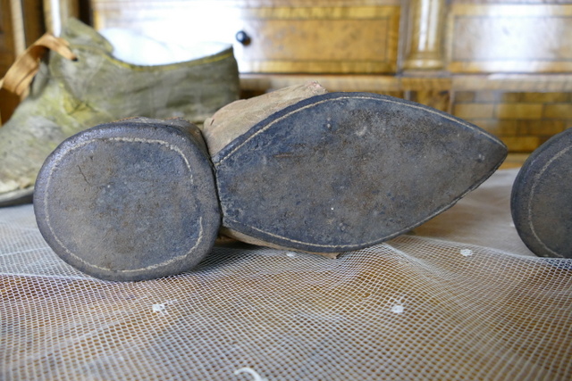 43 antique baroque shoes 1730