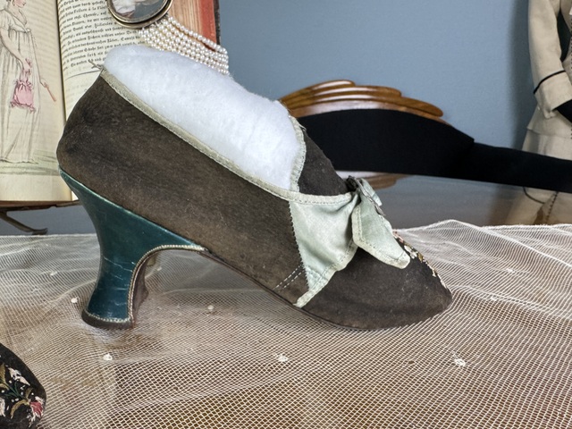 13b antique rococo shoes 1760