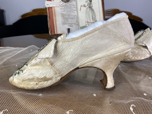 10 antique shoes rococo 1775