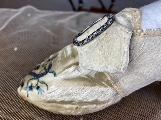 11 antique shoes rococo 1775