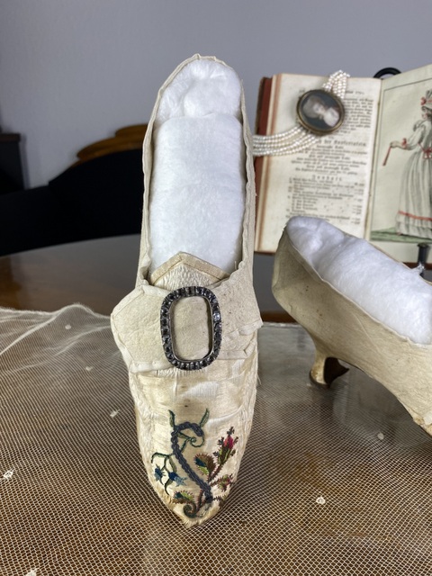 14 antique shoes rococo 1775