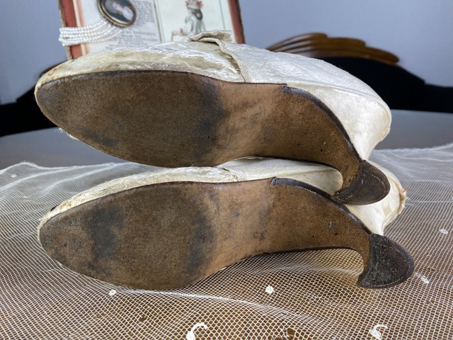 18 antique shoes rococo 1775