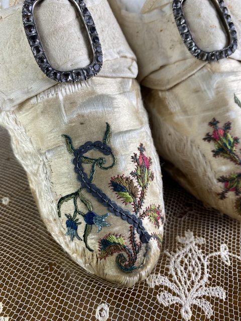 6 antique shoes rococo 1775