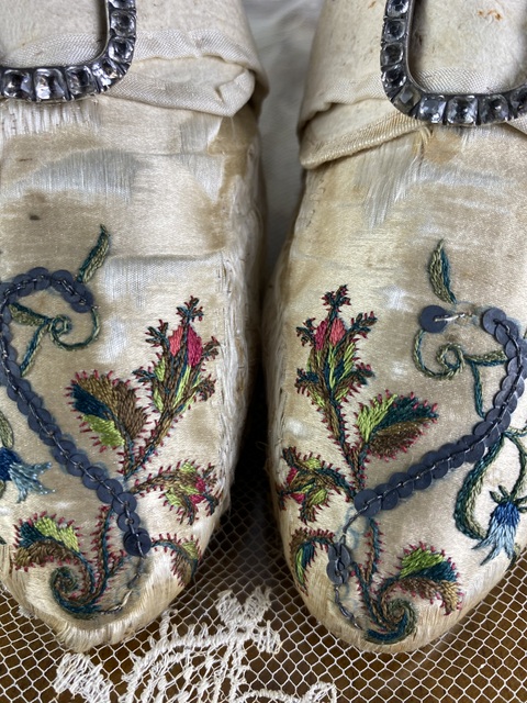 7 antique shoes rococo 1775