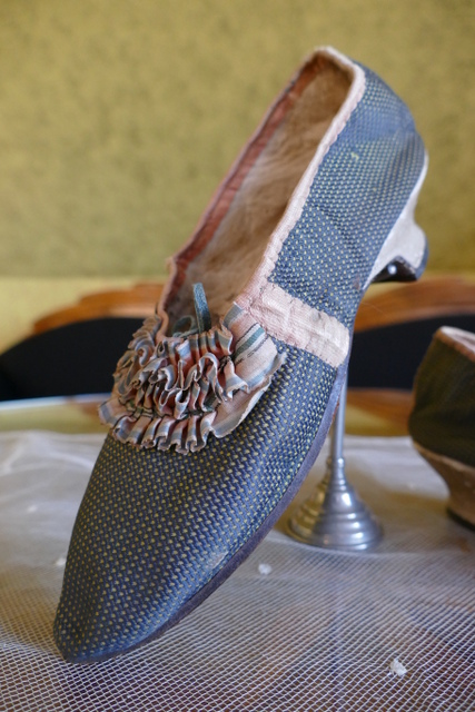 23 antique rococo shoes 1780