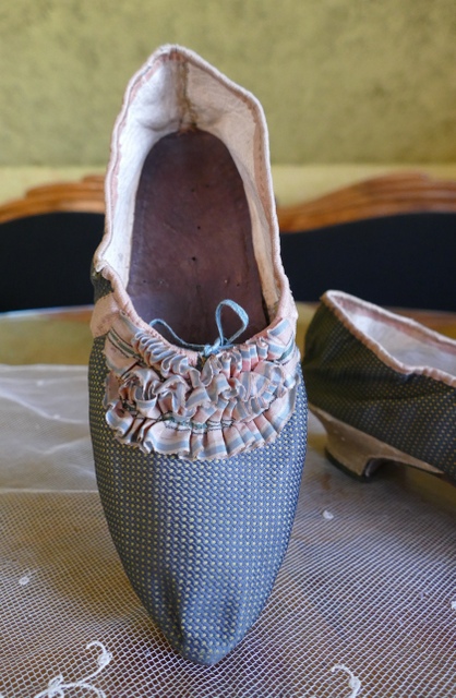 24 antique rococo shoes 1780