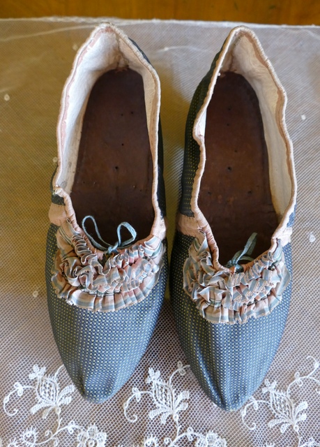 2 antique rococo shoes 1780