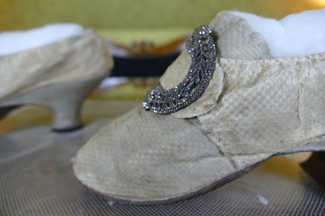 9 antique rococo shoes 1765