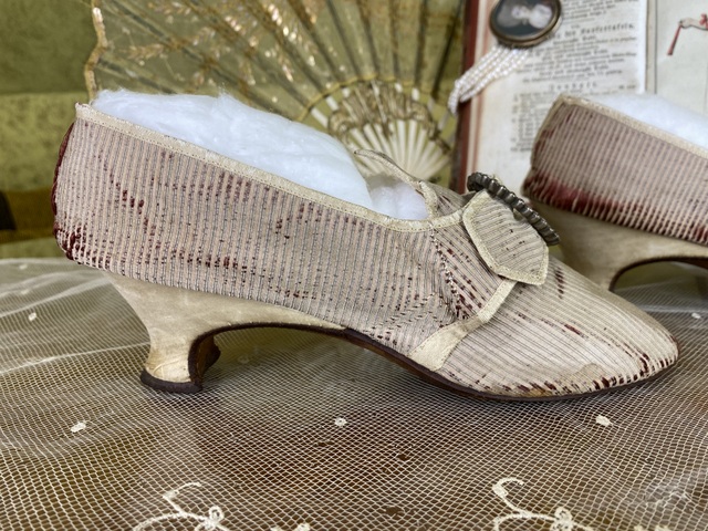 12 antike rokoko Schuhe 1775