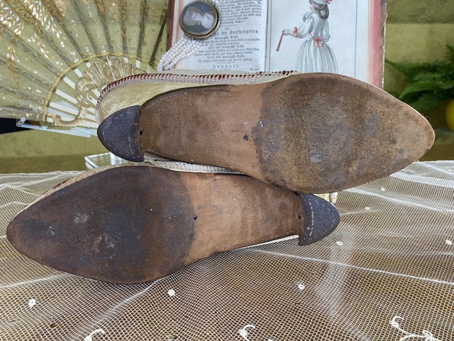 17 antike rokoko Schuhe 1775
