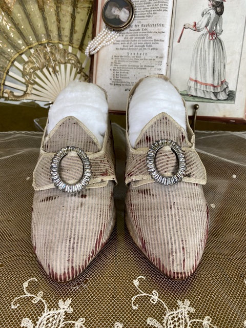 3 antike rokoko Schuhe 1775