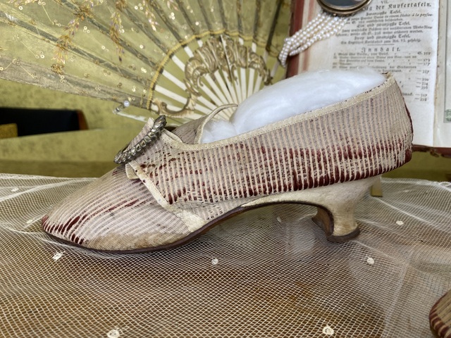 9 antike rokoko Schuhe 1775