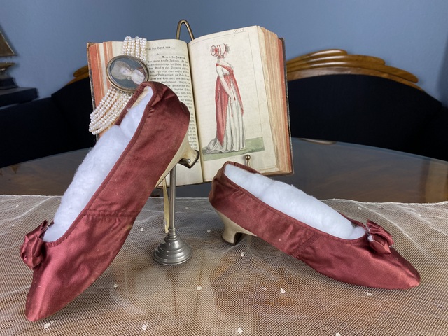 antique rococo shoes 1790