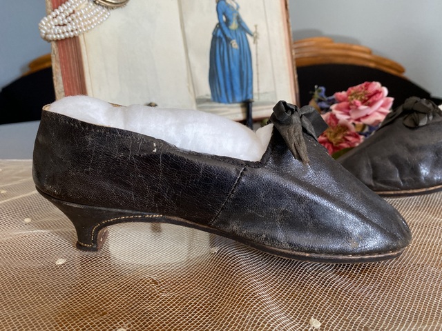 1 antique rococo shoes 1790