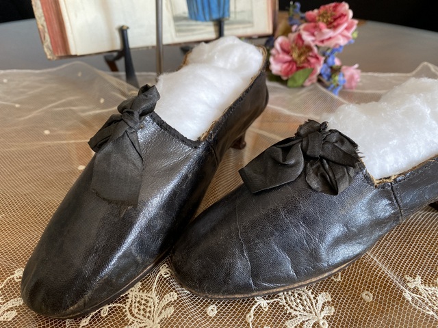 14 antique rococo shoes 1790