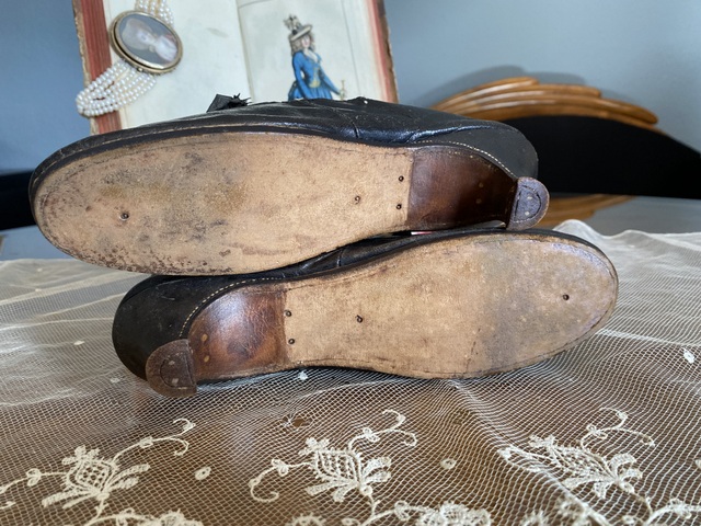 17 antique rococo shoes 1790