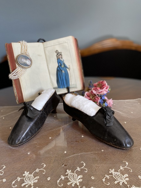 2 antique rococo shoes 1790