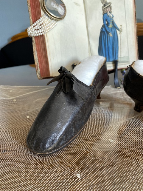 4 antique rococo shoes 1790