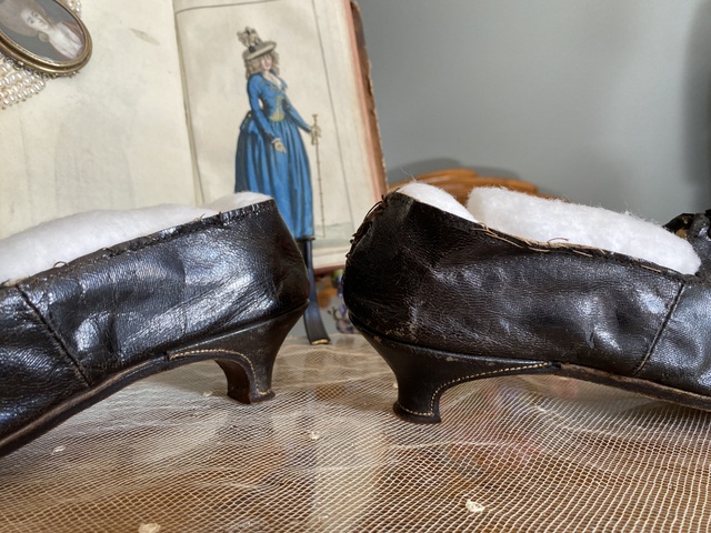 6 antique rococo shoes 1790