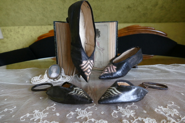 200 antike Rokoko Schuhe 1794